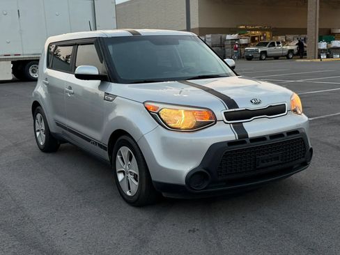 Used 2016 Kia Soul FWD image 3