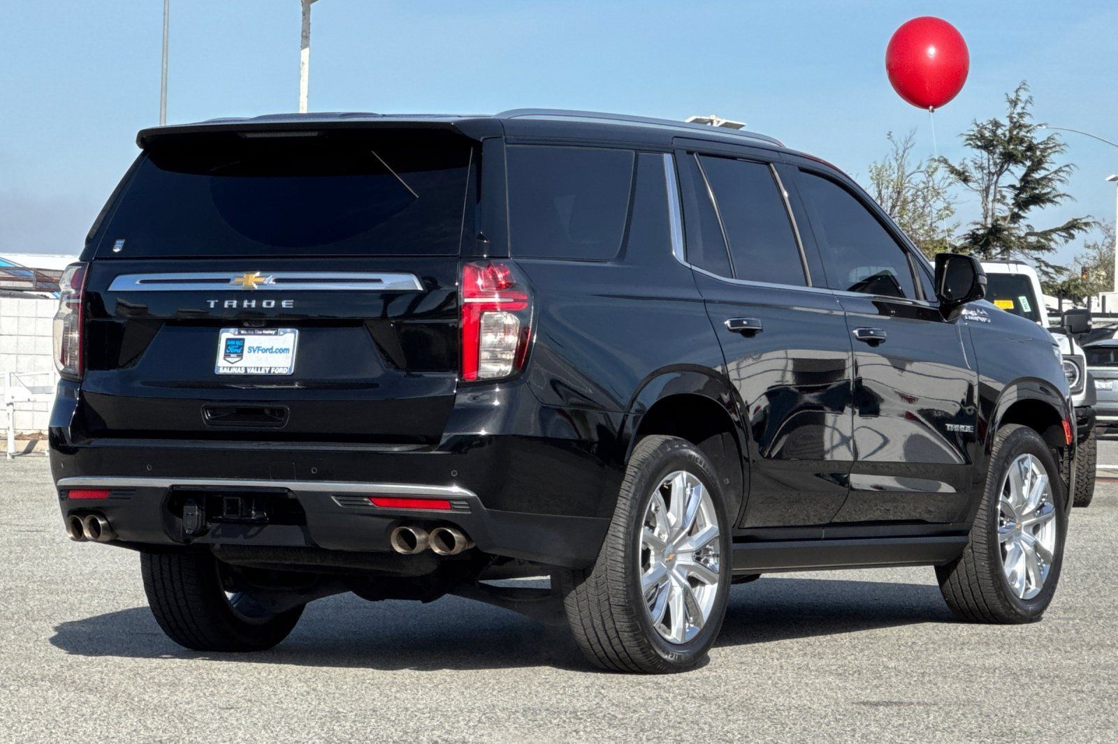 Used 2023 Chevrolet Tahoe High Country AWD/4WD image 4