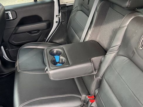 Used 2023 Jeep Wrangler Sahara image 10