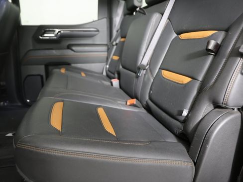 Used 2024 GMC Sierra 1500 AT4 w/ Technology Package image 10