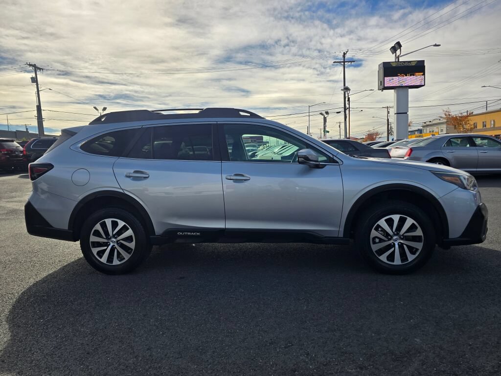 Used 2022 Subaru Outback Premium AWD/4WD image 5