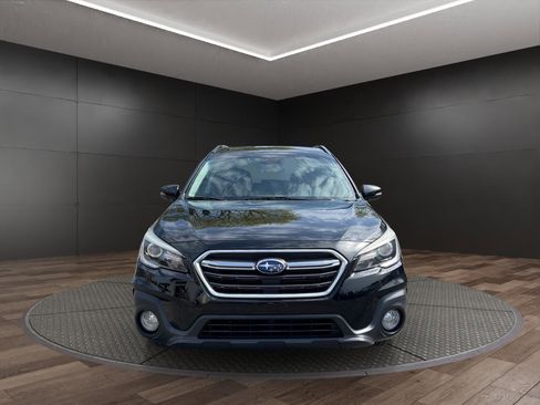Used 2019 Subaru Outback 2.5i Touring AWD/4WD image 3