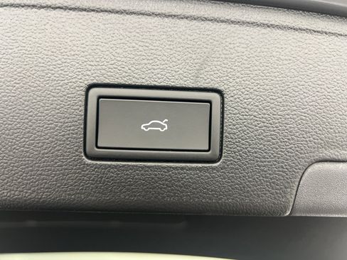 New 2026 Volkswagen Atlas Cross Sport SEL R-Line image 38