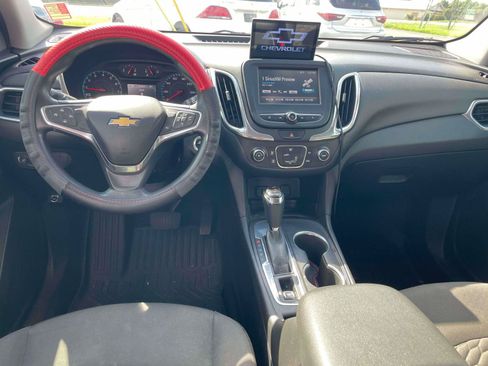 Used 2018 Chevrolet Equinox LT FWD image 15