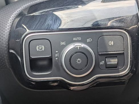 Used 2025 Mercedes-Benz CLA 250 4MATIC image 26