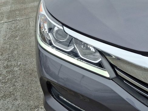 Used 2016 Honda Accord Sport image 10