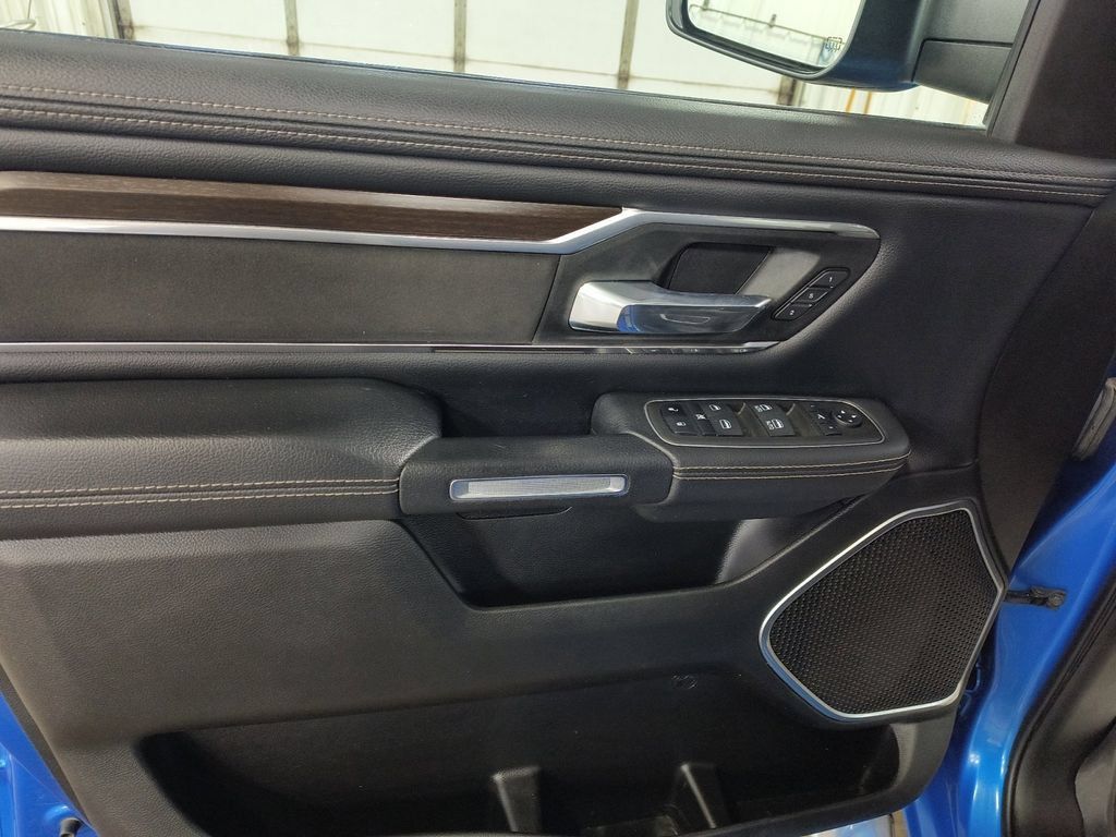 Used 2022 RAM 1500 Laramie AWD/4WD image 11