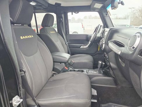 Used 2015 Jeep Wrangler Unlimited Sahara image 16