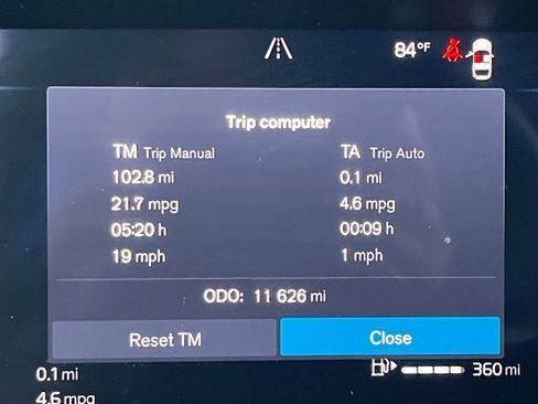 Used 2025 Volvo V60 B5 Cross Country Plus image 40