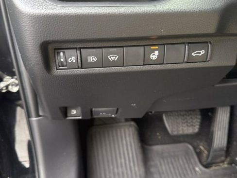 Used 2023 Toyota RAV4 XLE Premium image 17