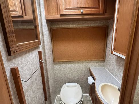 Used 2006 Ford E-450 and Econoline 450 image 24