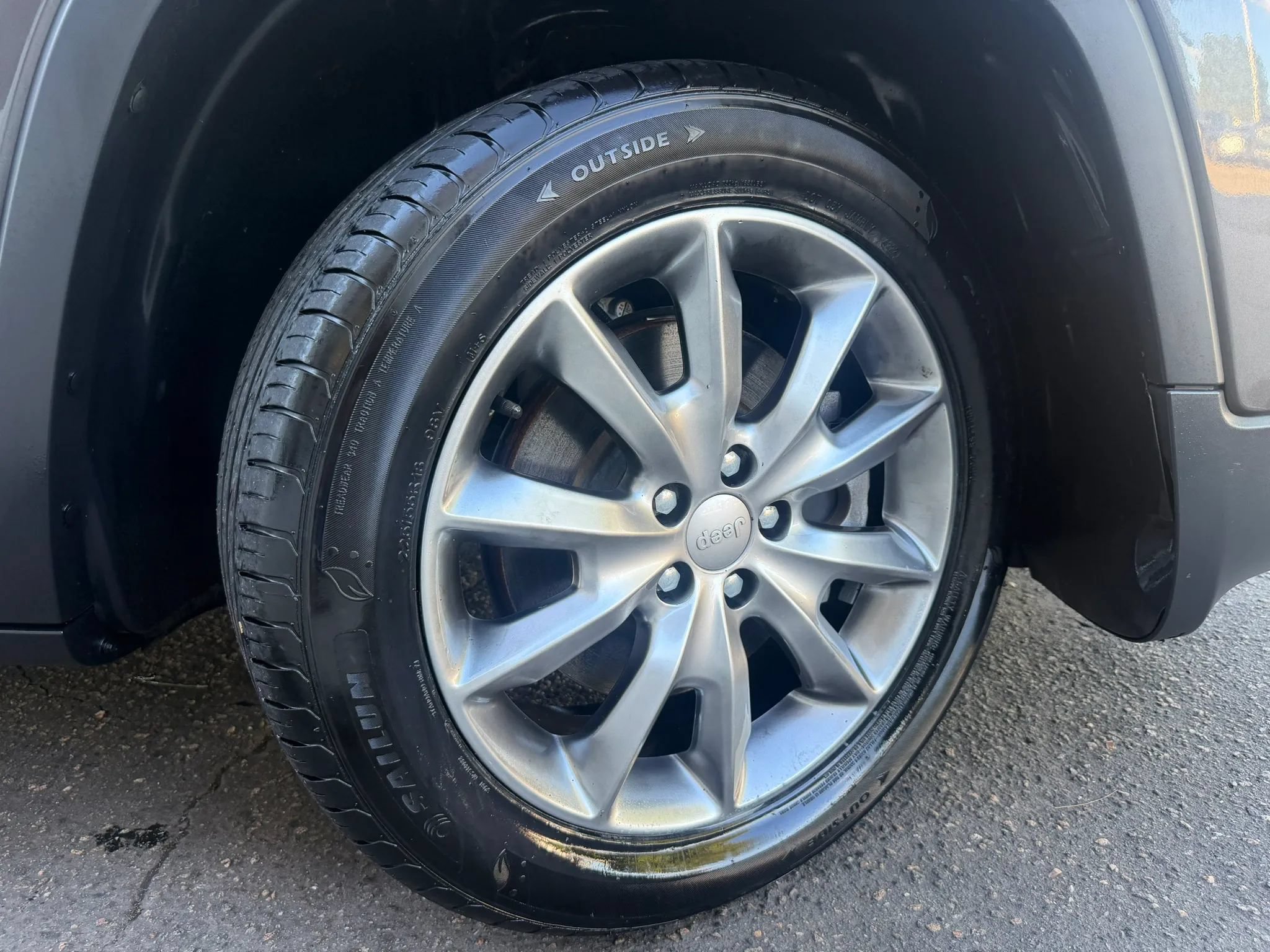 Used 2017 Jeep Cherokee Limited FWD image 53