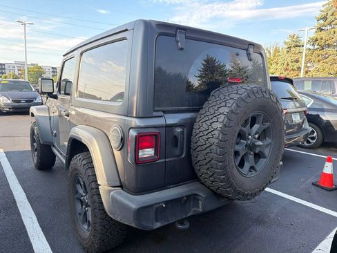 Used 2021 Jeep Wrangler Unlimited Sahara AWD/4WD image 2
