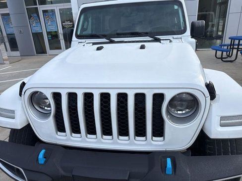 Used 2023 Jeep Wrangler Unlimited Sahara w/ Cold Weather Group AWD/4WD image 14