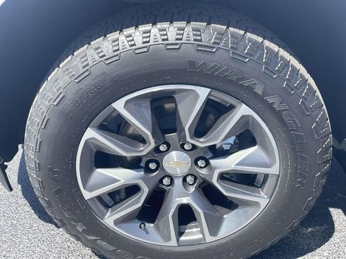 Certified 2024 Chevrolet Silverado 1500 LT AWD/4WD image 8