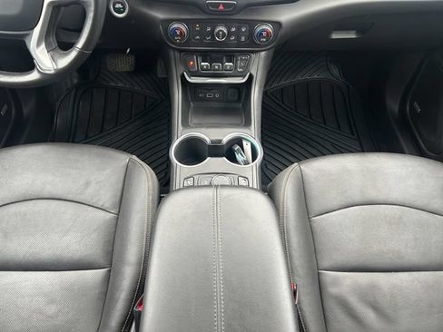 Used 2021 GMC Terrain SLT w/ Infotainment Package II AWD/4WD image 17