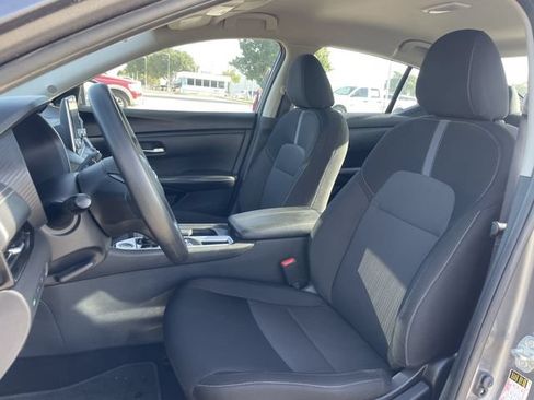 Used 2025 Nissan Sentra SV FWD image 23