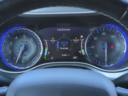 Used 2021 Chrysler Pacifica Touring-L w/ Uconnect Theater Family Group AWD/4WD image 33
