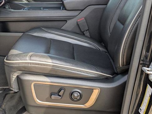 Used 2020 RAM 1500 Limited w/ Black Appearance Package image 18