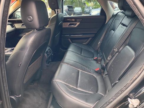 Used 2016 Jaguar XF Prestige image 33