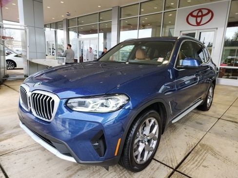 Used 2023 BMW X3 xDrive30i w/ Premium Package image 4