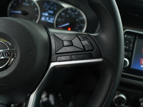 Used 2019 Nissan Kicks S image 23