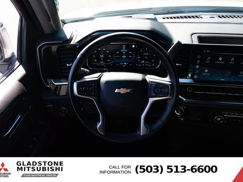 Used 2023 Chevrolet Silverado 1500 LT w/ Leather Package AWD/4WD image 12