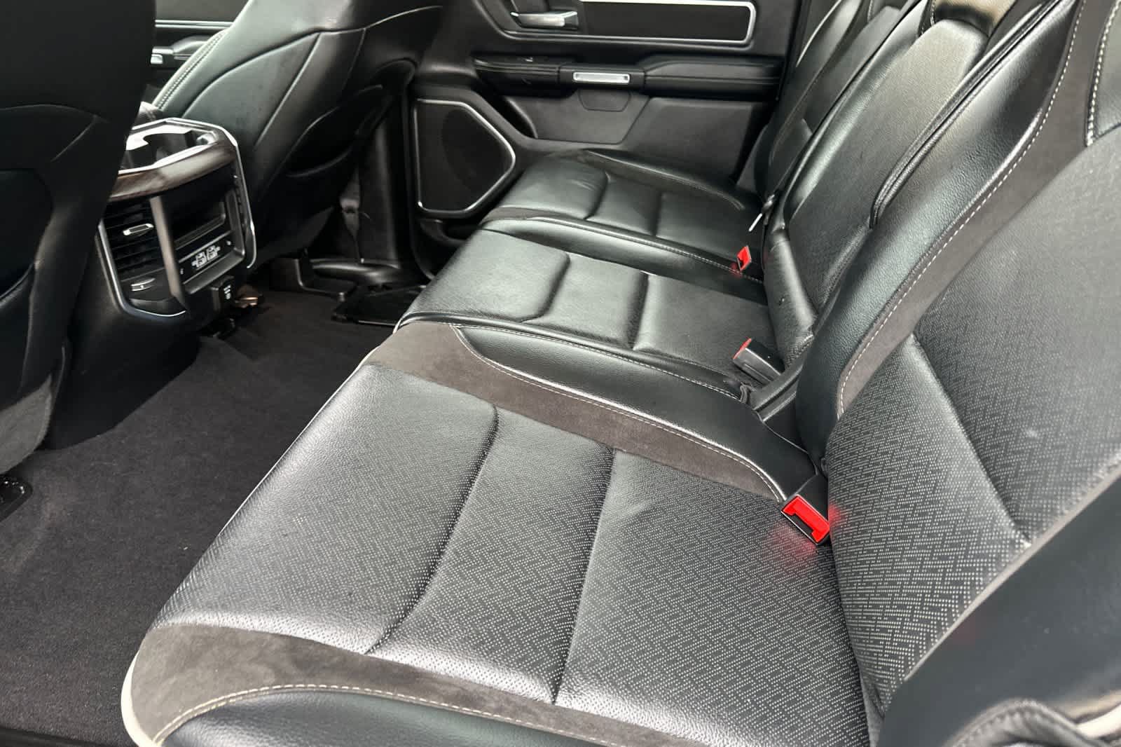 Used 2025 RAM 1500 Laramie AWD/4WD image 4