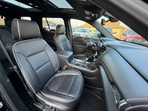 Used 2023 Chevrolet Traverse Premier w/ Redline Edition image 16
