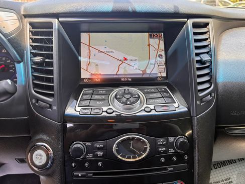 Used 2011 INFINITI FX35 AWD w/ Premium Pkg image 29