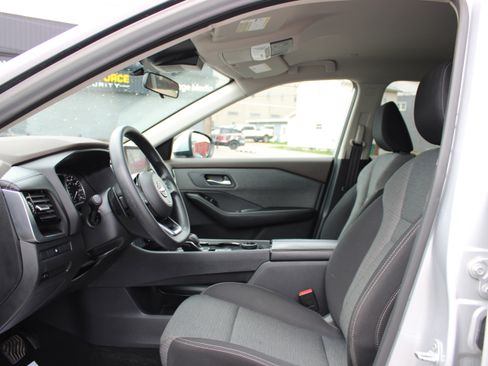 Certified 2022 Nissan Rogue SV image 13