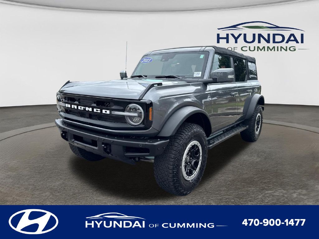 Used 2023 Ford Bronco Outer Banks w/ Sasquatch Package AWD/4WD image 3