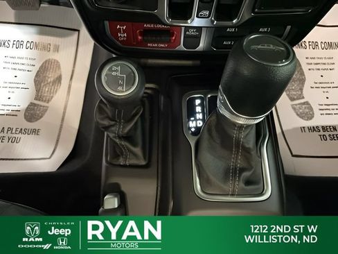 New 2026 Jeep Gladiator Mojave w/ Technology Group AWD/4WD image 33