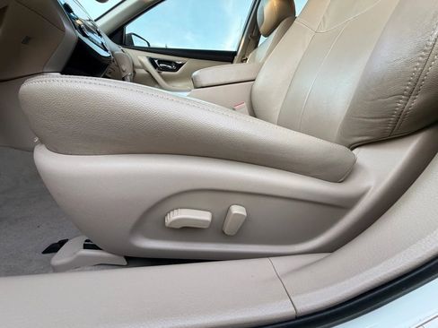 Used 2014 Nissan Altima 2.5 SV image 42