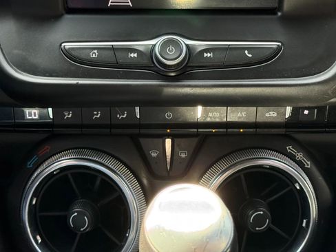 Used 2020 Chevrolet Camaro LT image 13