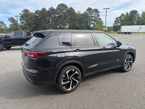 Used 2024 Mitsubishi Outlander SE image 8