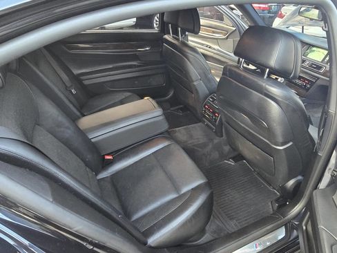 Used 2014 BMW 750Li xDrive w/ Executive Package image 31