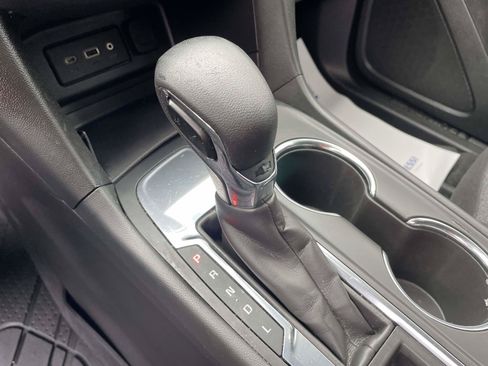 Used 2022 Chevrolet Equinox LT w/ LPO, Floor Liner Package FWD image 15