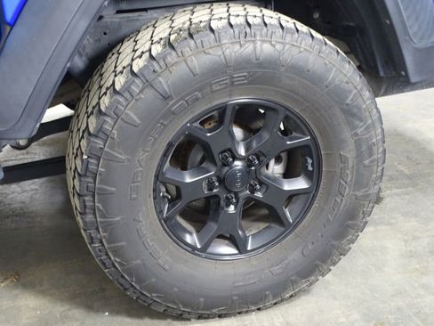 Used 2021 Jeep Gladiator Sport w/ Trailer Tow Package image 29