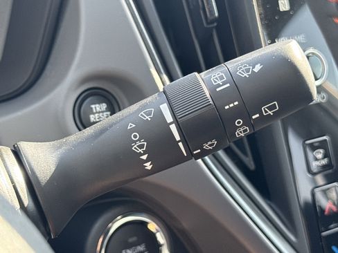 New 2025 Subaru Crosstrek 2.5i Limited w/ Crosstrek Mirror Package image 18