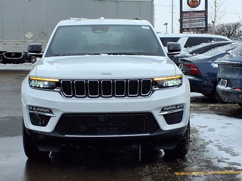Used 2025 Jeep Grand Cherokee Limited image 23