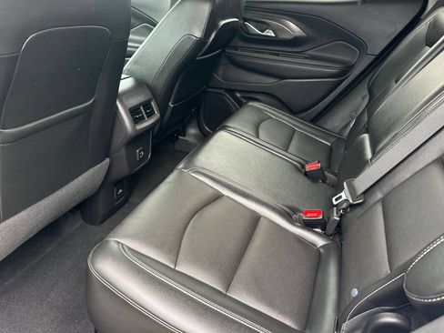 Used 2023 GMC Terrain SLT AWD/4WD image 12