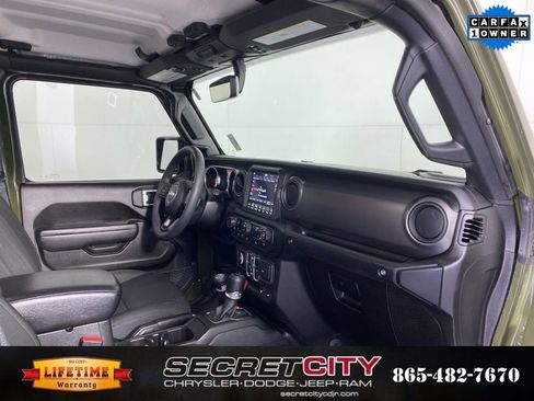 Used 2023 Jeep Gladiator Sport image 32
