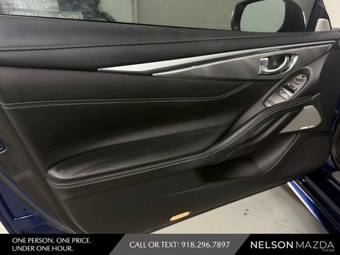 Used 2017 INFINITI Q60 3.0t w/ Cargo Package RWD image 19