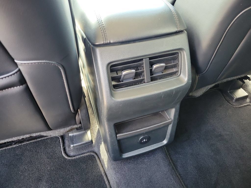 Used 2024 Ford Edge SEL AWD/4WD image 10