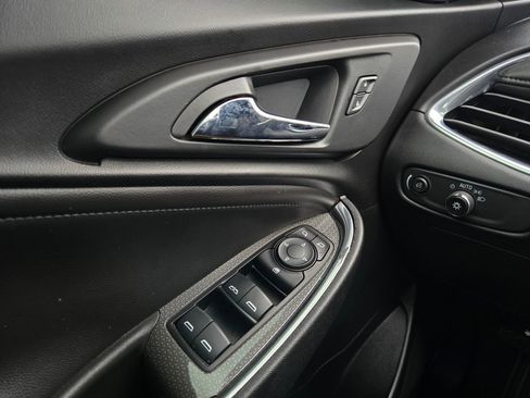 Used 2020 Chevrolet Malibu LT w/ Leather Package image 21