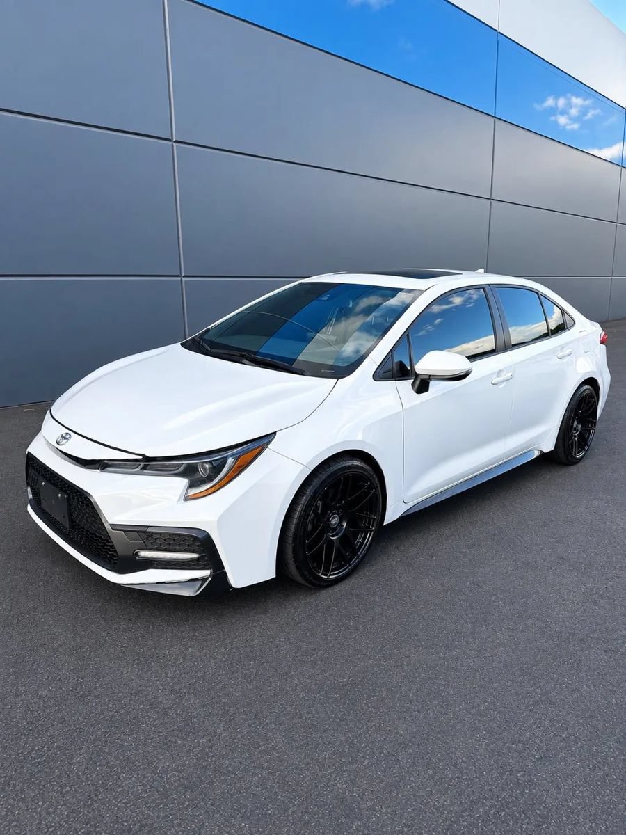 Used 2022 Toyota Corolla SE w/ SE Premium Package FWD image 1