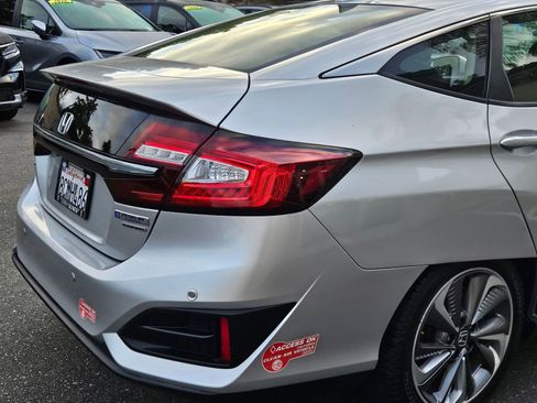 Used 2018 Honda Clarity Touring image 11