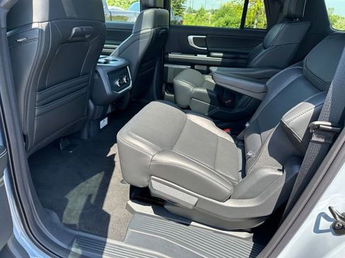 Used 2025 Ford Expedition Max Platinum w/ Stealth Appearance Package image 18