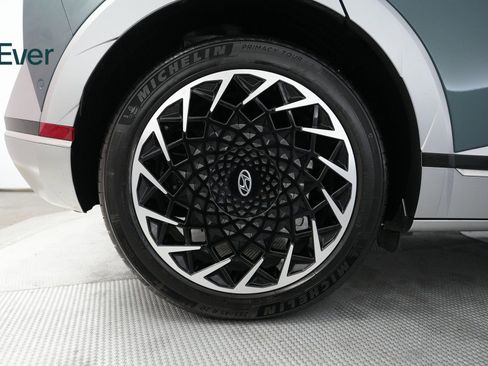 Used 2024 Hyundai Ioniq 5 Limited image 18